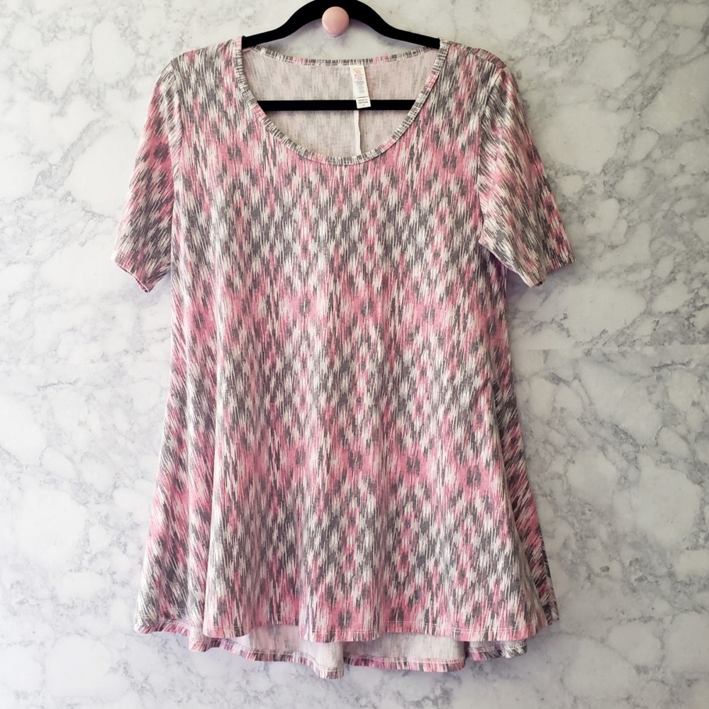 LuLaRoe | Classic Tshirt Sz Small